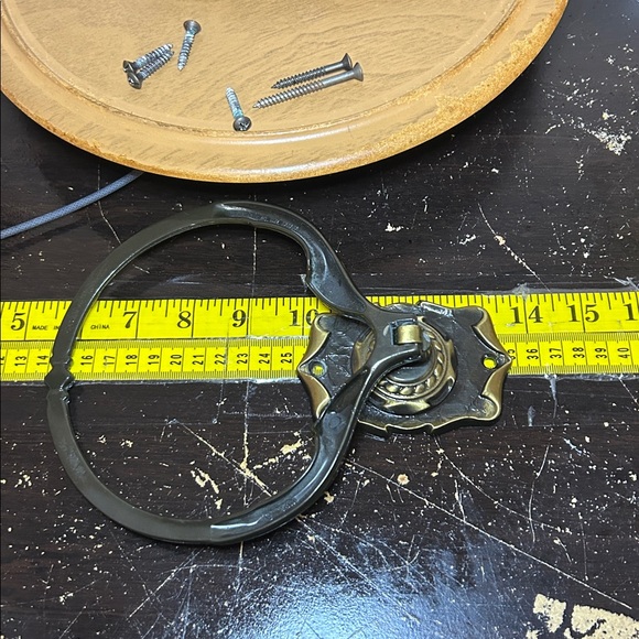 Vintage ornate metal bathroom hardware set toilet paper holder towel rings 1972 - Picture 7 of 9